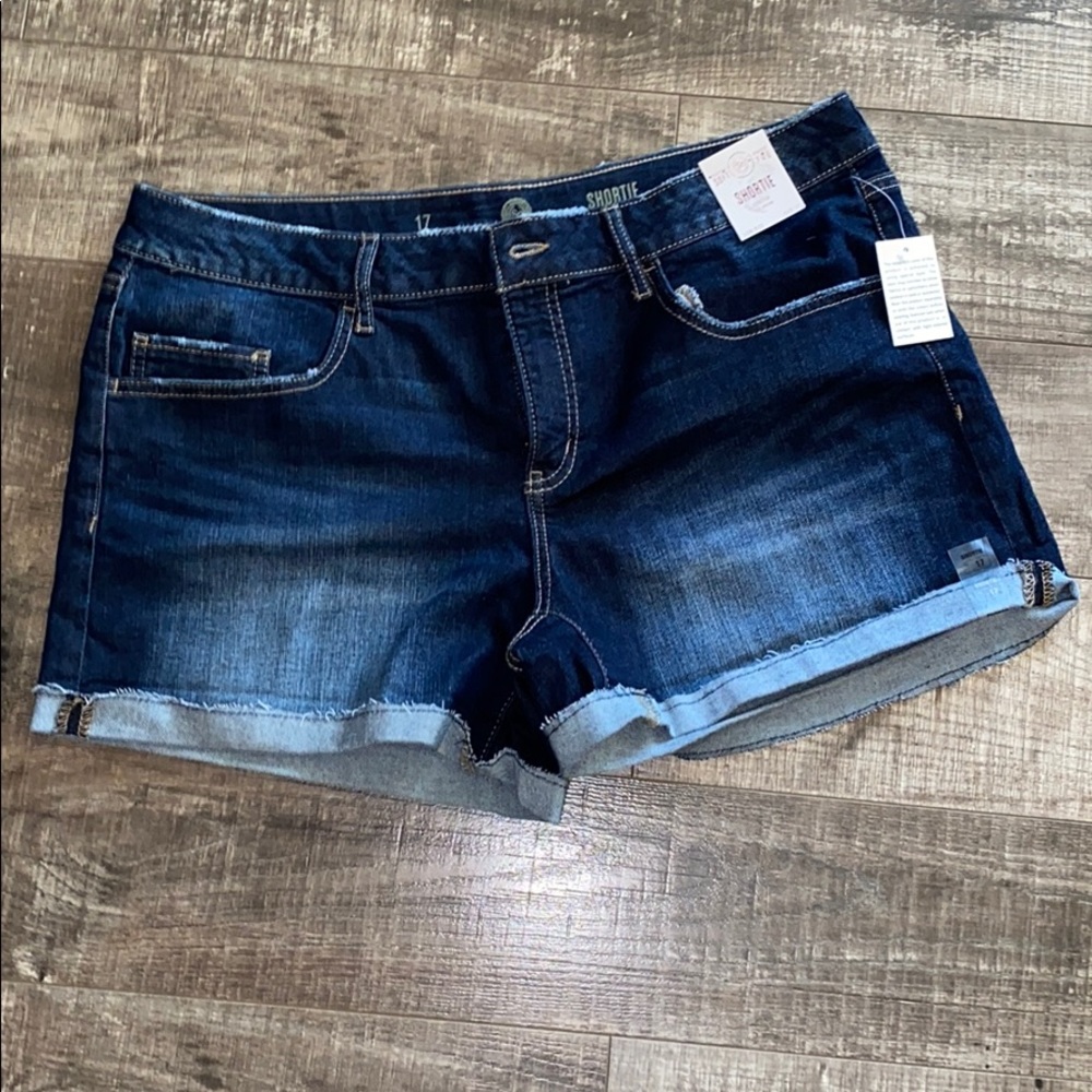 Low rise shortie shorts